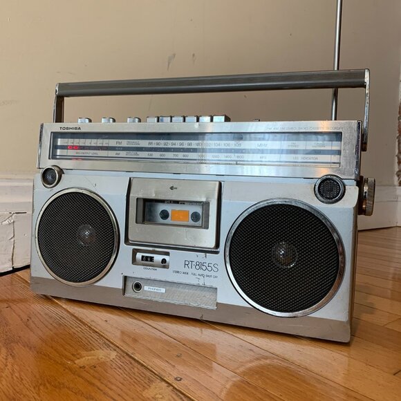 Vintage 1980's Toshiba AM/FM Portable Cassette Radio Recorder Boombox - Picture 4 of 16